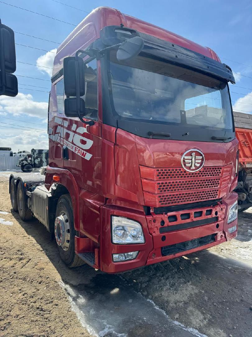 FAW (First Automotive Works) JIEFANG CA4256P26K15T1E6A80 — Б/У, 2022 г. (Благовещенск, 100000 км)