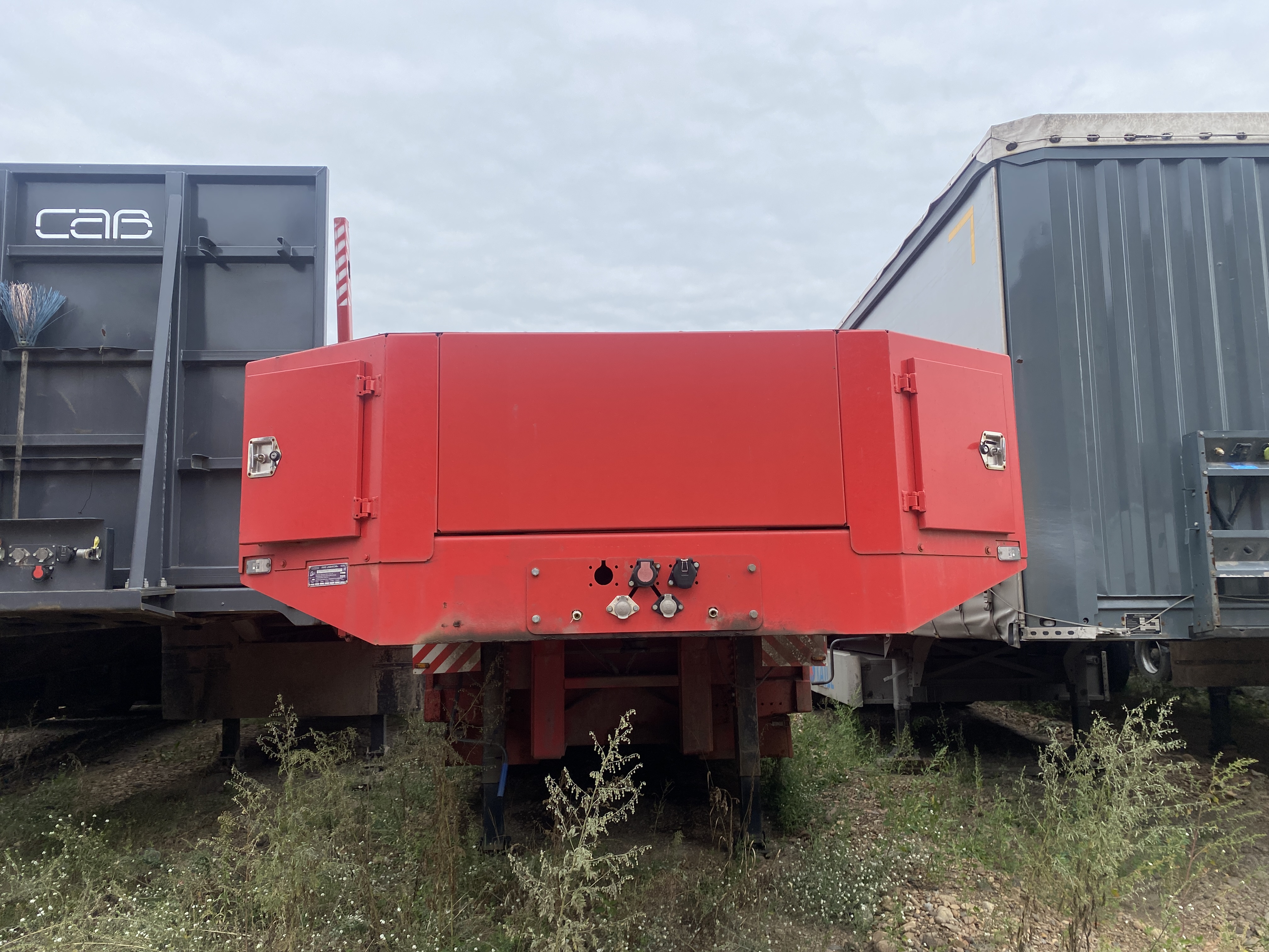 АВИКОМ 98713 Полуприцеп тяжеловоз 3 оси 98713-0000040-06 — Б/У, 2023 г.