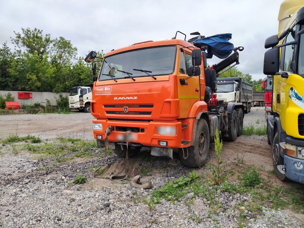 КАМАЗ 43118 6x6 Седельный тягач с КМУ — Б/У, 2022 г.