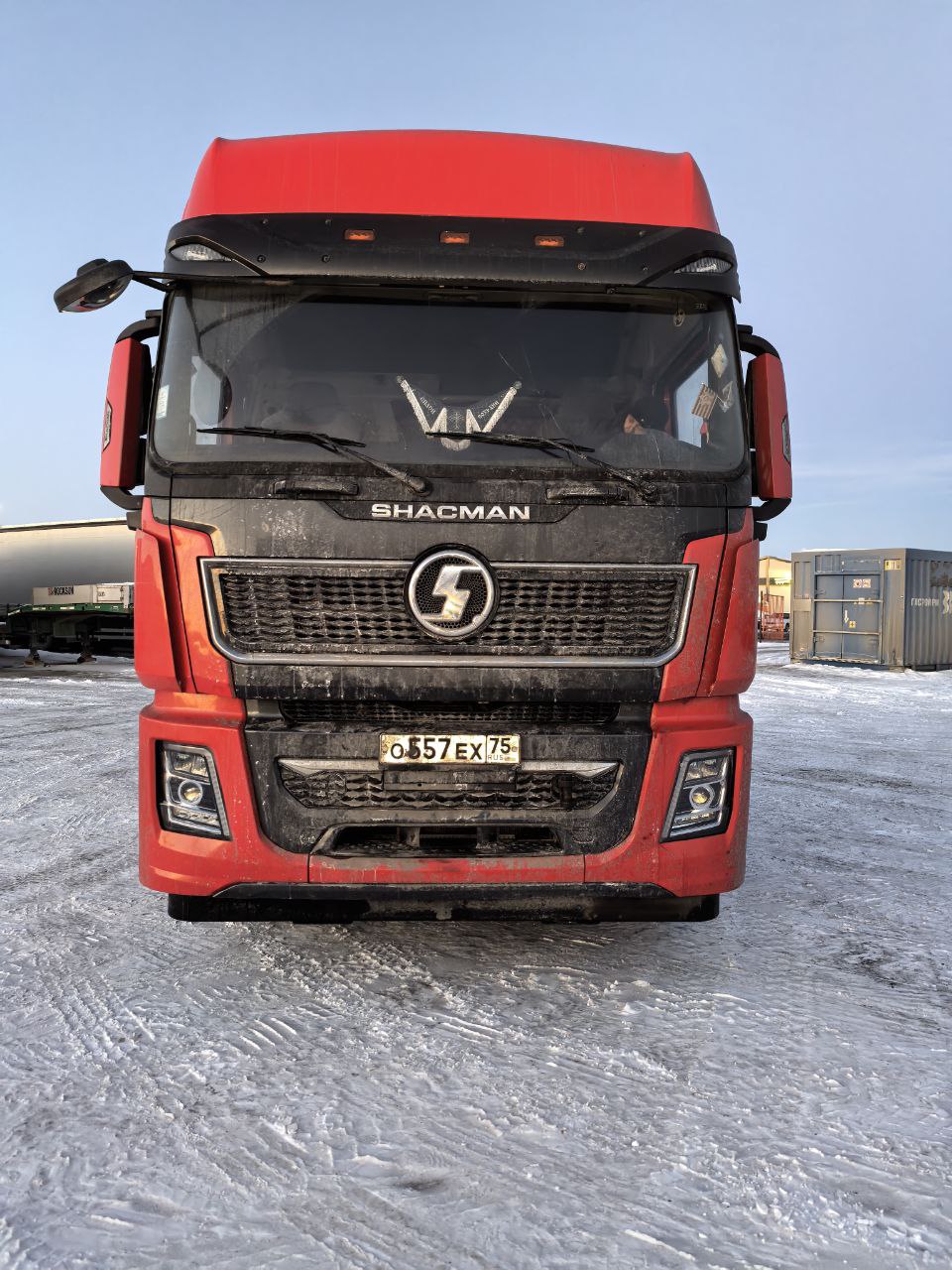 Shacman (Shaanxi) SX 6x4 Седельный тягач SX42584V324 — Б/У, 2023 г.