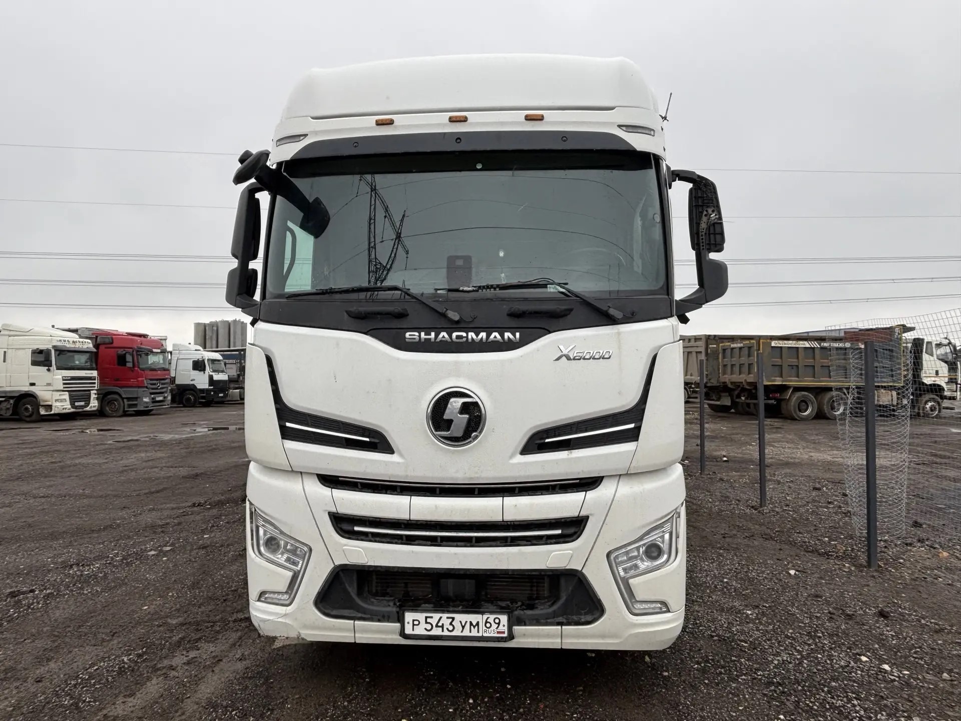 Shacman (Shaanxi) SX 4x2 Седельный тягач SX4188YY381 — Б/У, 2024 г.
