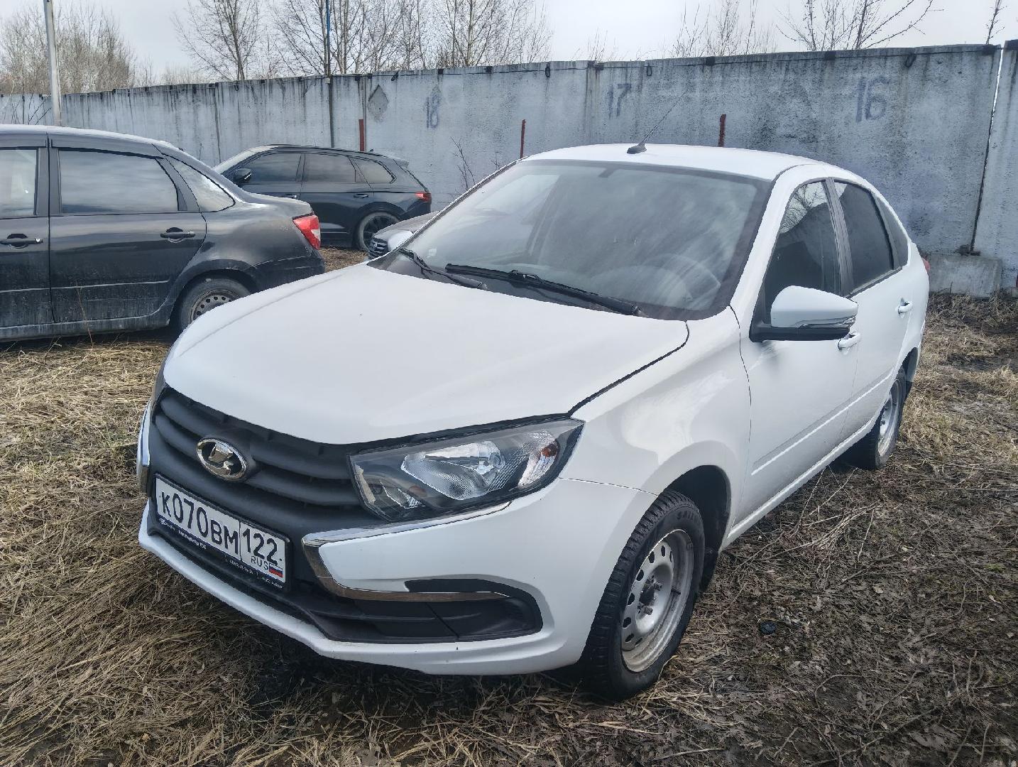 Lada Granta лифтбек — Б/У, 2024 г. (Барнаул, 45360 км)