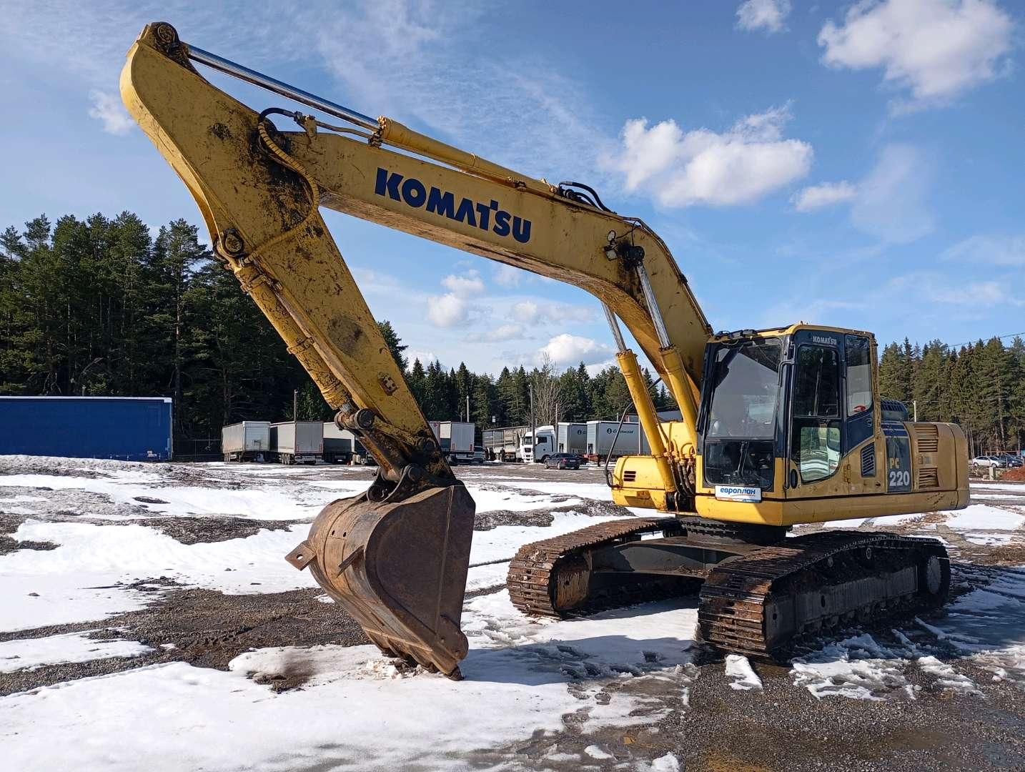Komatsu (Комацу) PC220-8M0 (ЭО-4227) — Б/У, 2015 г. (Кировская область, 13111 м/ч)