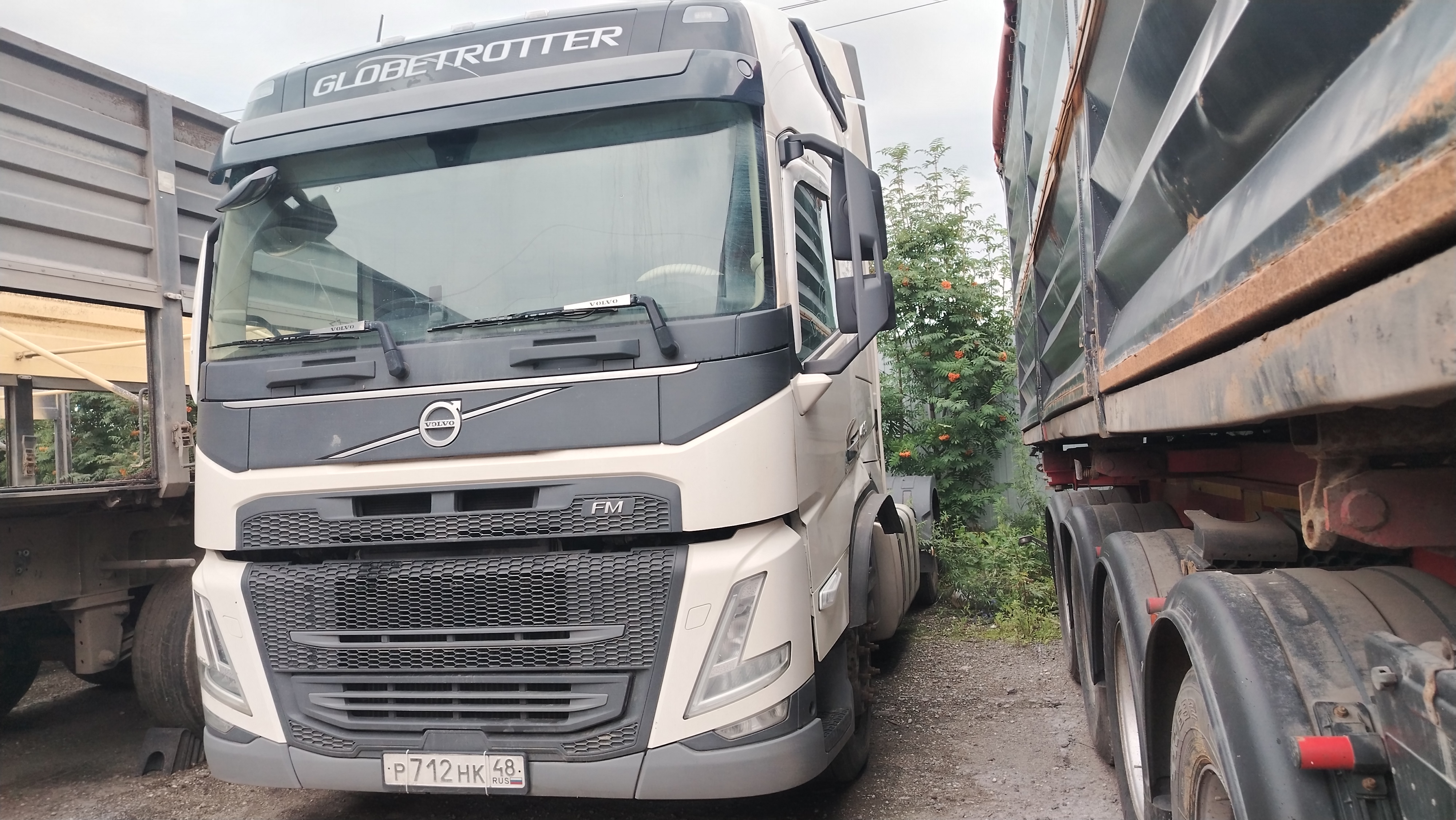 VOLVO FM 4x2 Седельный тягач — Б/У, 2023 г.