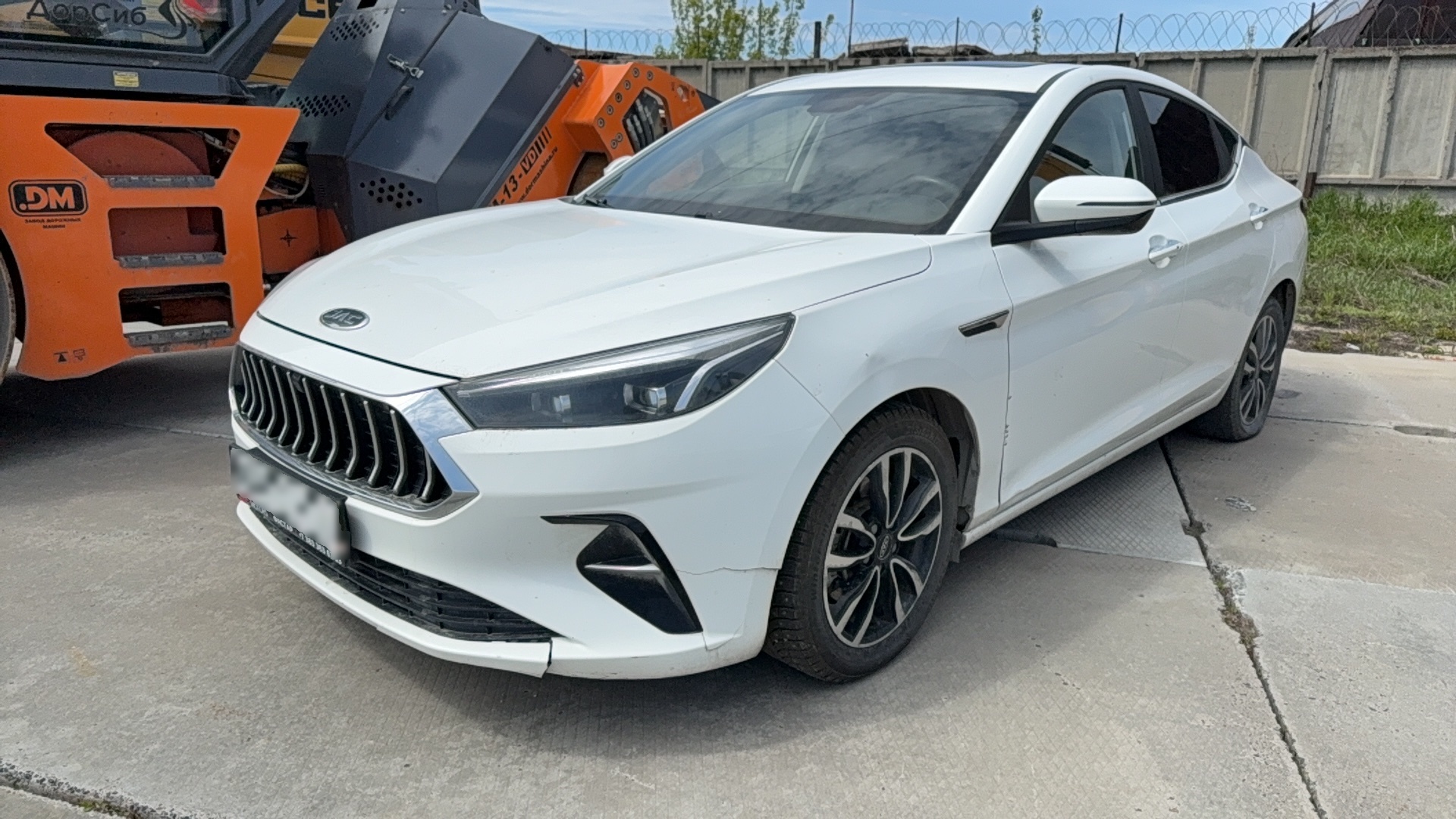 JAC Luxury 1.5 CVT (I поколение) — Б/У, 2023 г.