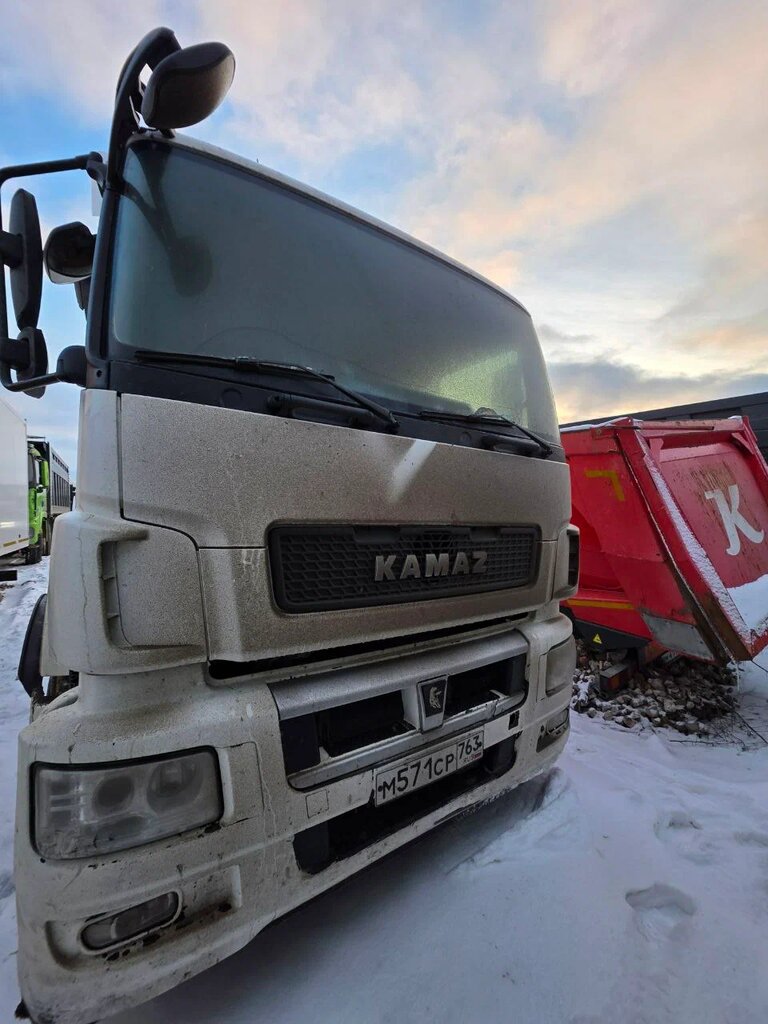 КамАЗ 65206 6x4 Седельный тягач 65206-T5 — Б/У, 2017 г.