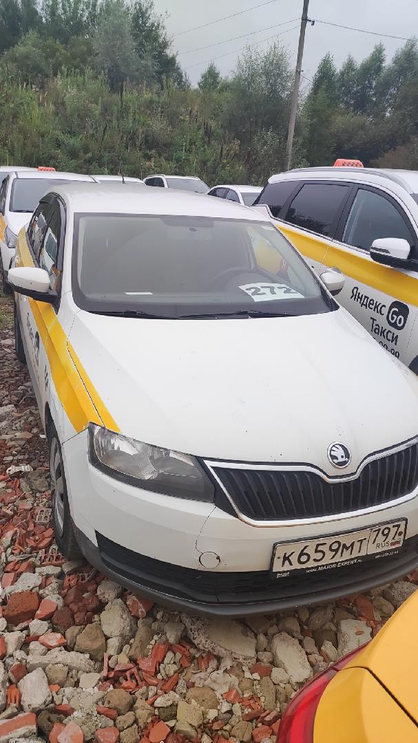 Skoda Rapid — Б/У, 2019 г. (Москва, 322682 км)