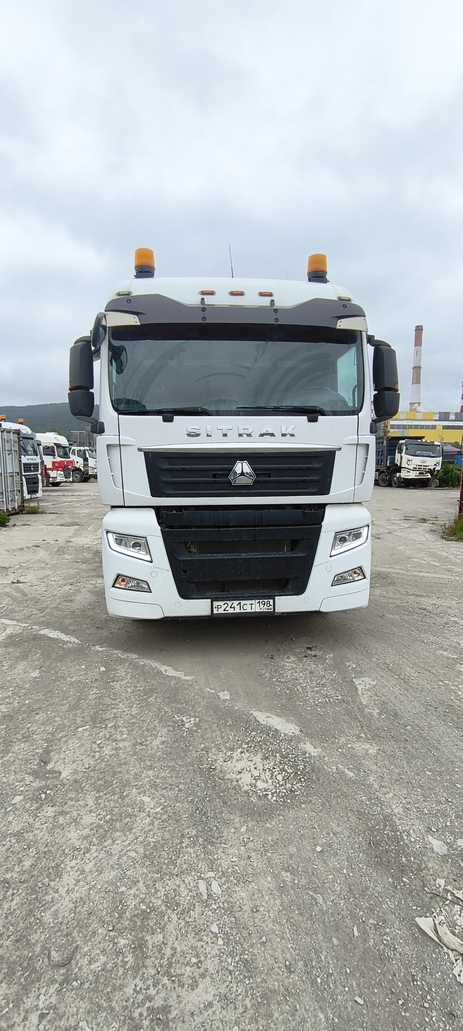 SITRAK C7H 4x2 Седельный тягач ZZ4186V361HE — Б/У, 2023 г.