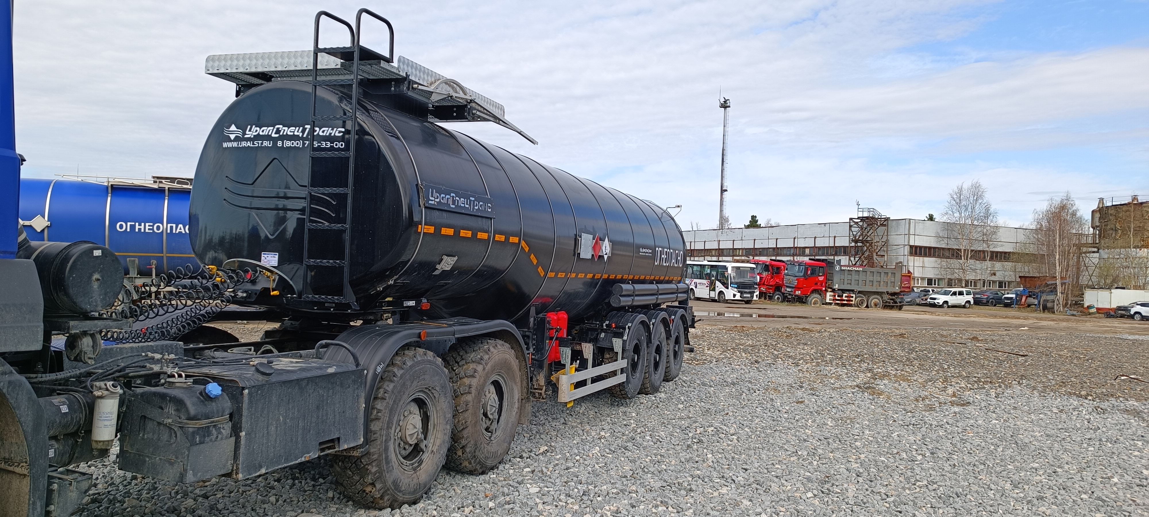 УралСпецТранс 946517-B1-04 (Битумовоз) — Б/У, 2025 г.