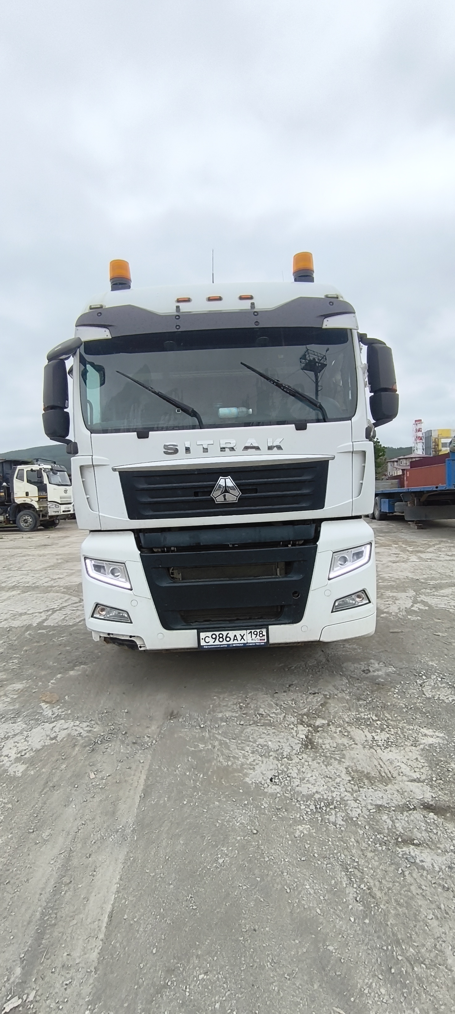 SITRAK C7H 4x2 Седельный тягач ZZ4186V361HE — Б/У, 2023 г.