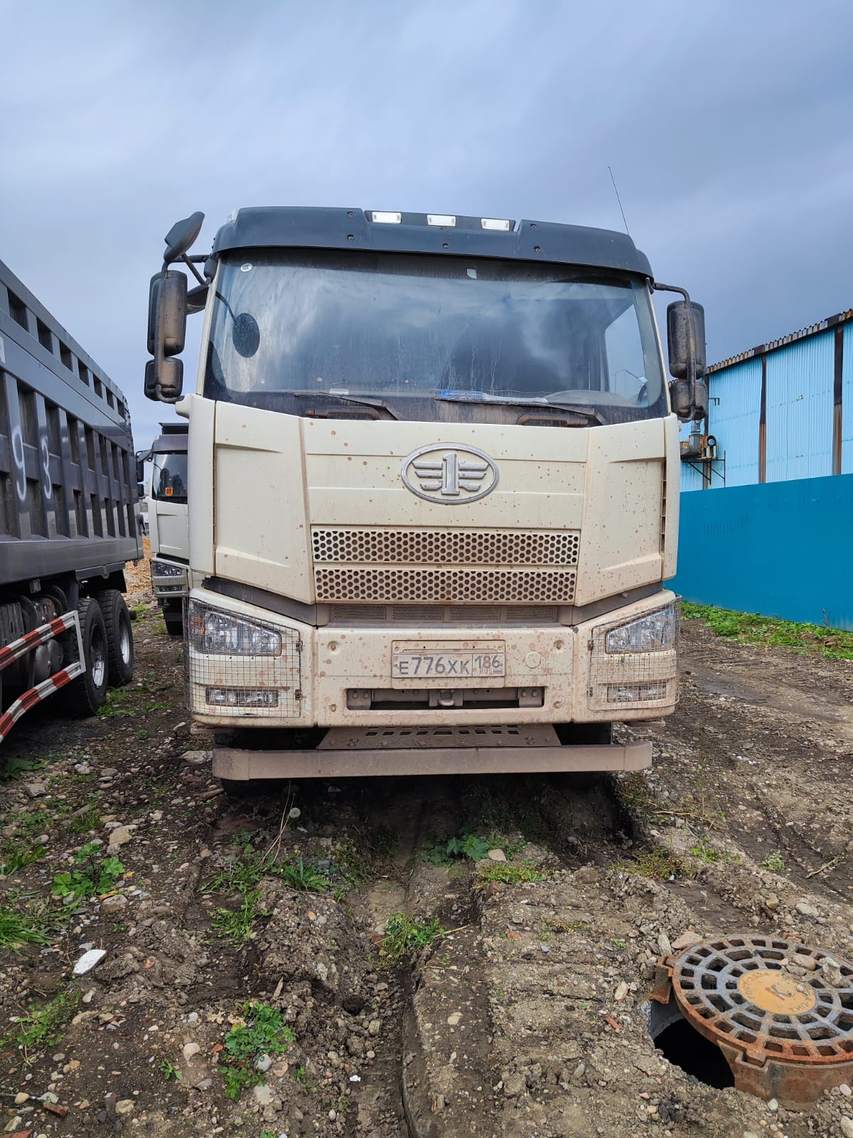FAW J6 6x6 Самосвал CA3250P66K24L1TE5 — Б/У, 2023 г.