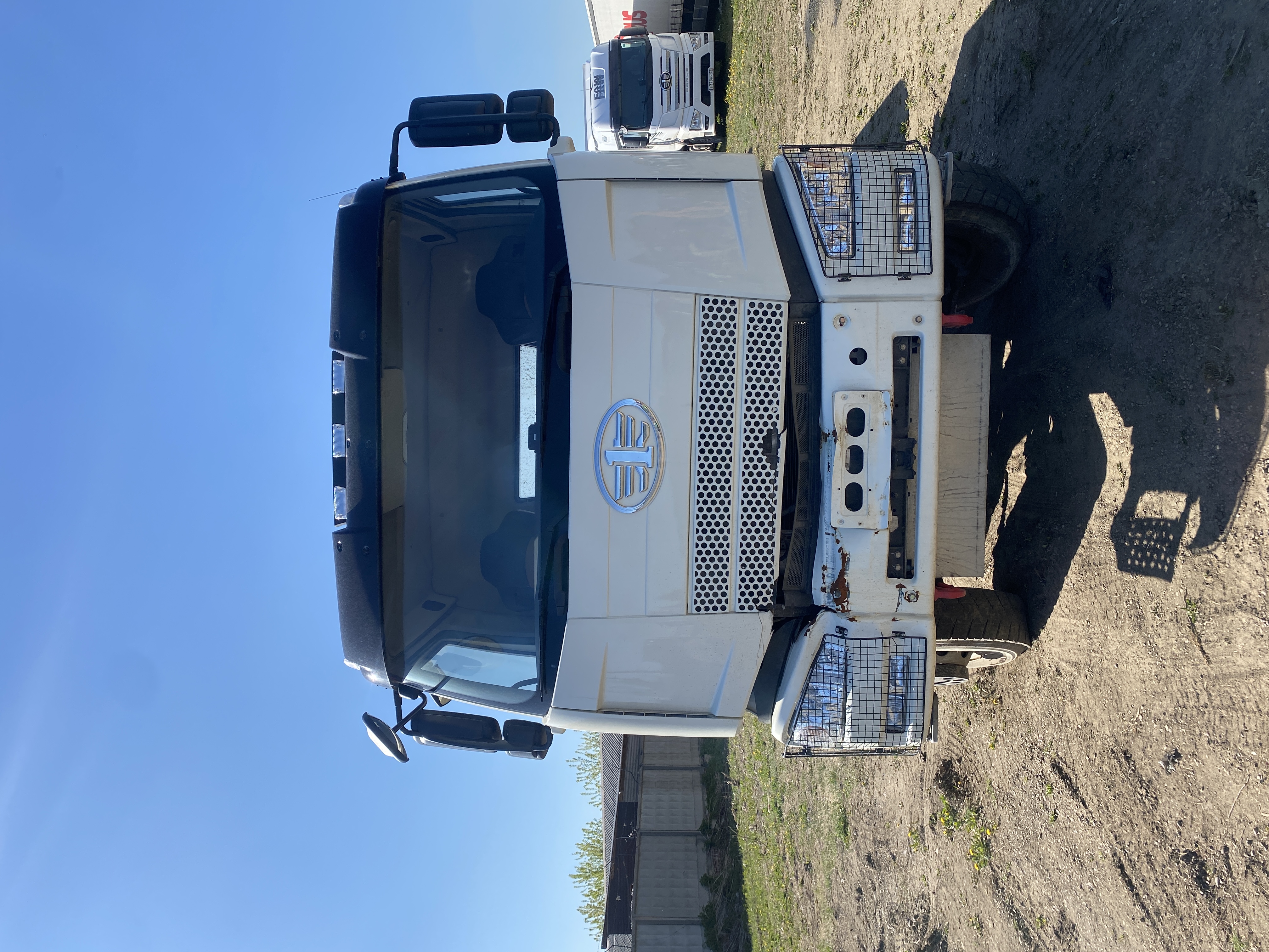 FAW J6 6x6 Седельный тягач CA3250P66K24L1TE5 — Б/У, 2024 г.