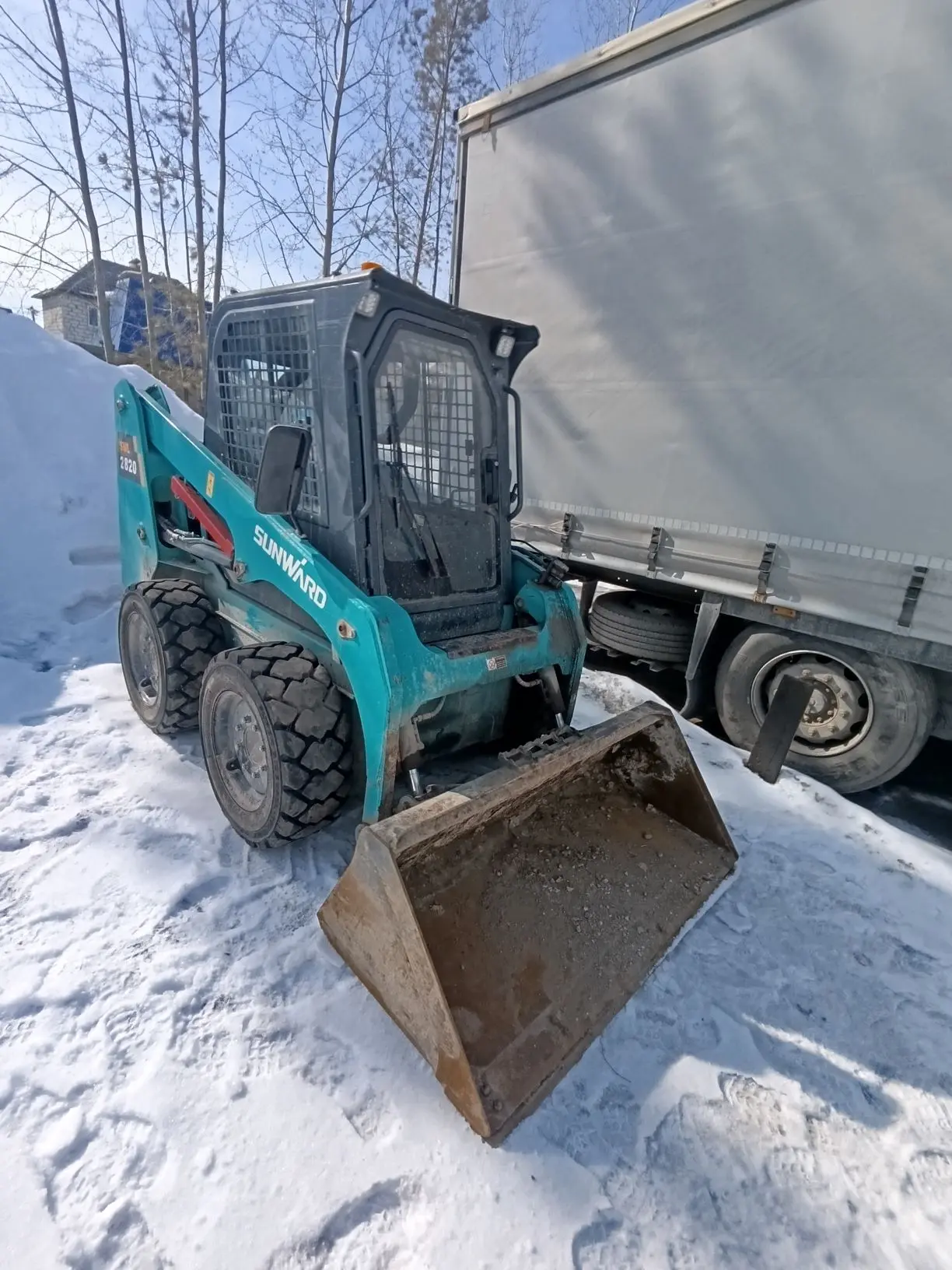 SUNWARD SWL Мини погрузчик SWL2820 — Б/У, 2023 г.
