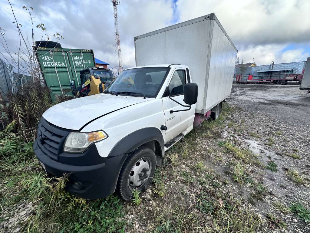 UAZ Промтоварный фургон длинная база Стандарт+ГБО двускатный мост 4х2 2.7 5MT — Б/У, 2024 г.