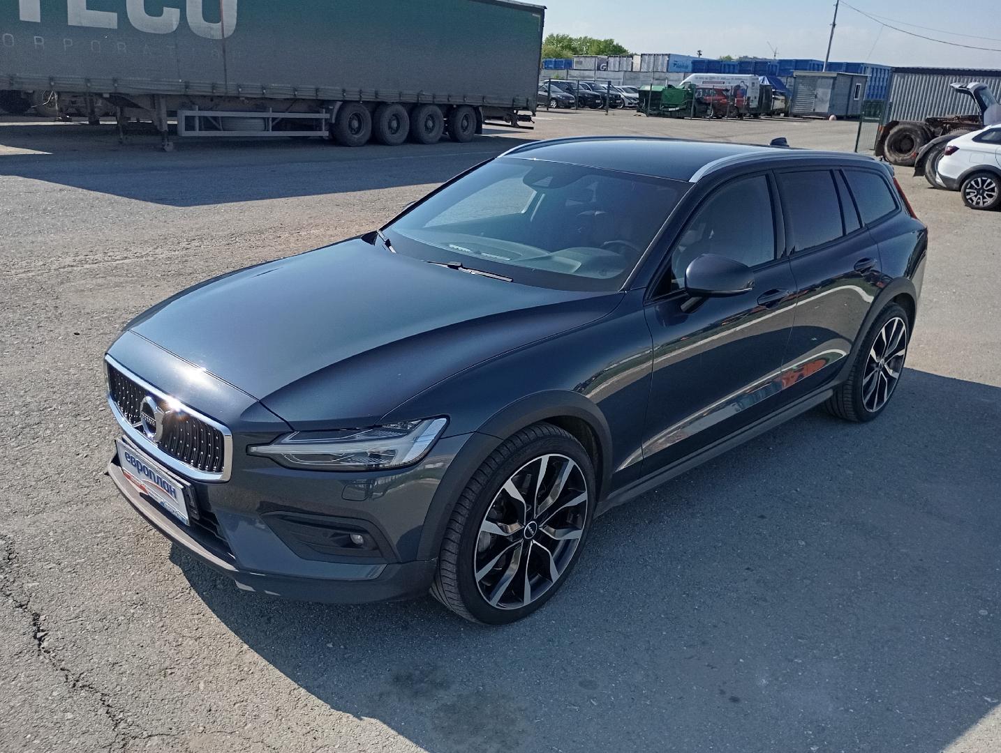 Volvo V60 Cross Country — Б/У, 2021 г. (Челябинск, 134016 км)
