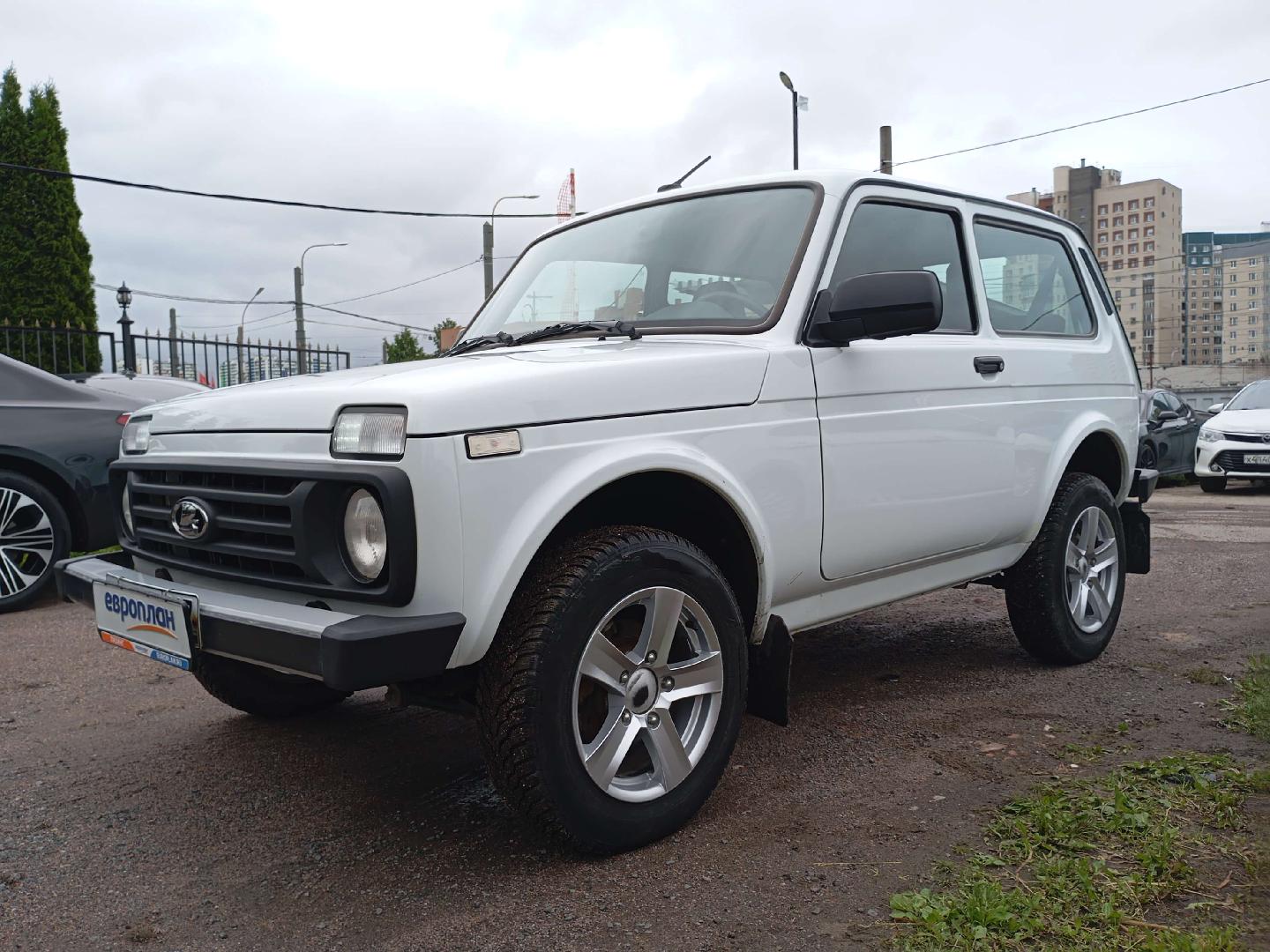 Lada Niva Legend 3 дв — Б/У, 2024 г. (Санкт-Петербург, 44066 км)