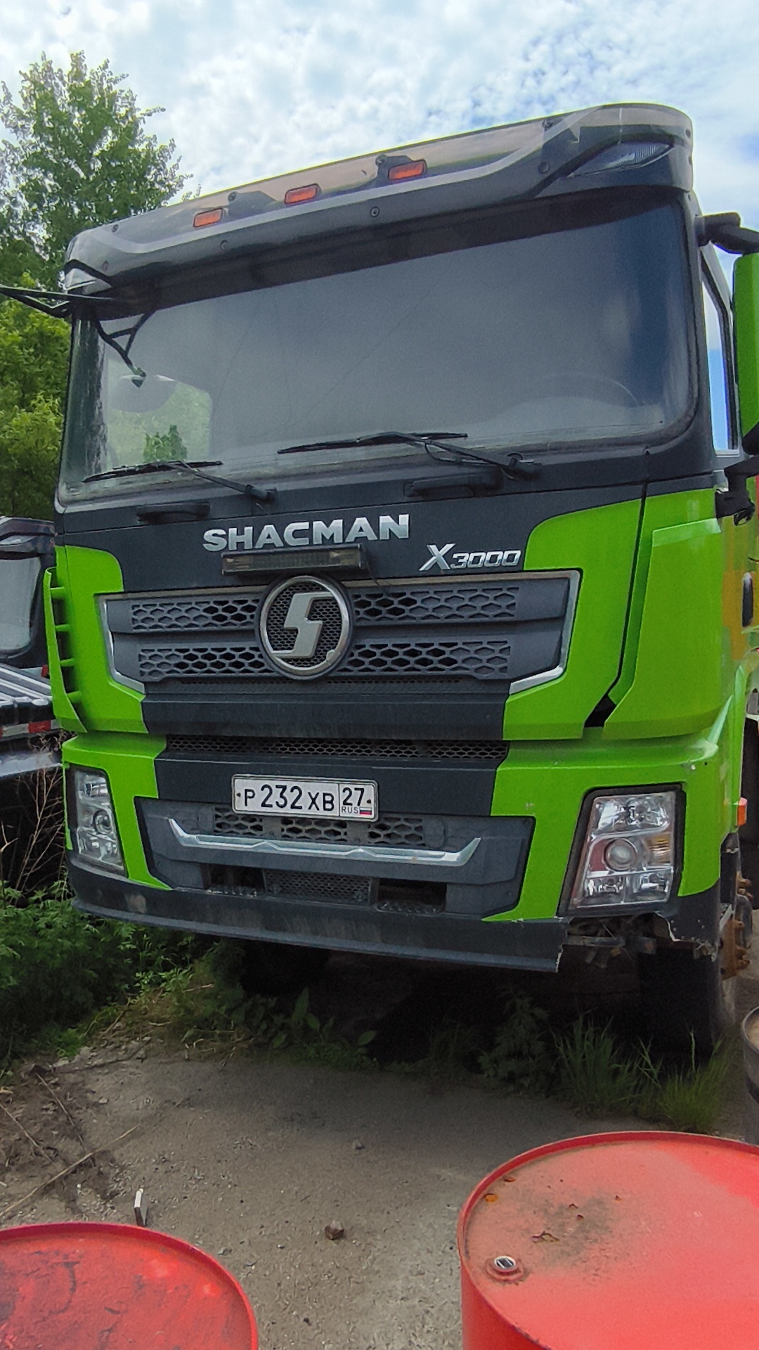 Shacman (Shaanxi) SX 6x6 Седельный тягач SX42586V385 — Б/У, 2023 г.