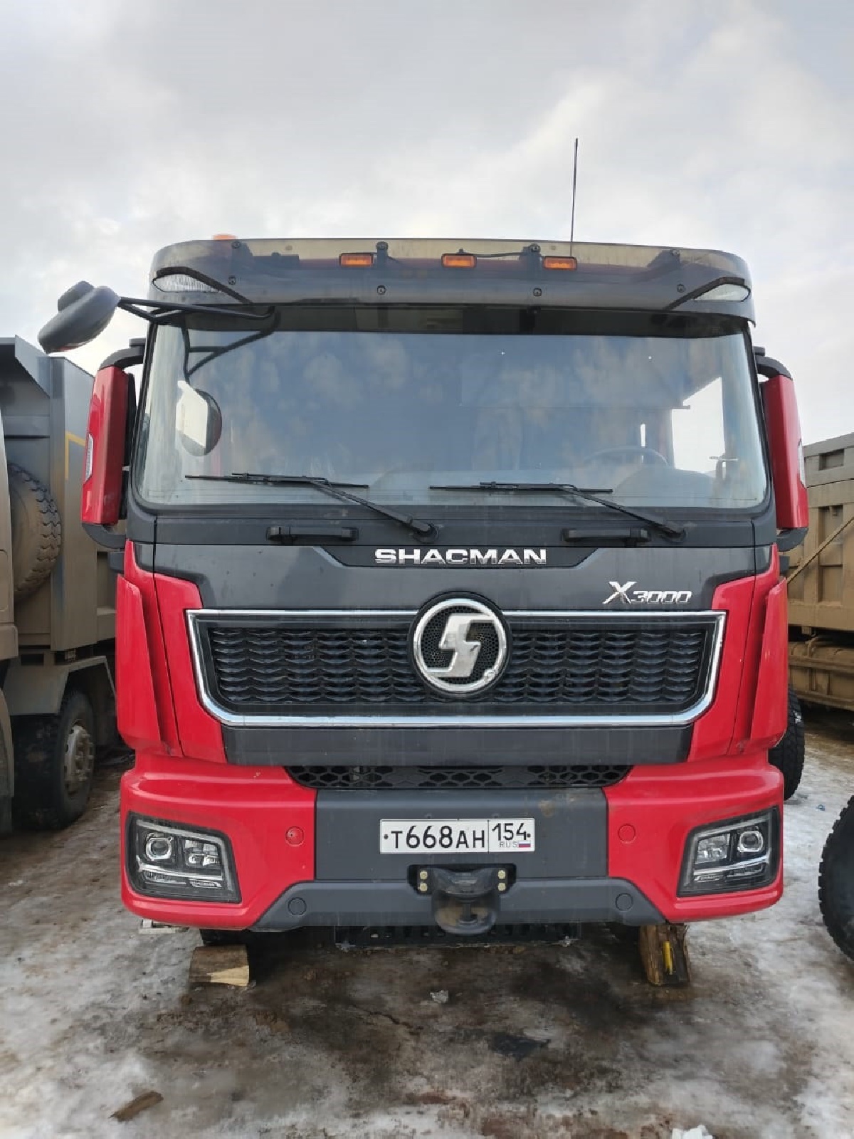 Shacman (Shaanxi) SX 8x4 Самосвал SX331863366 — Б/У, 2024 г.