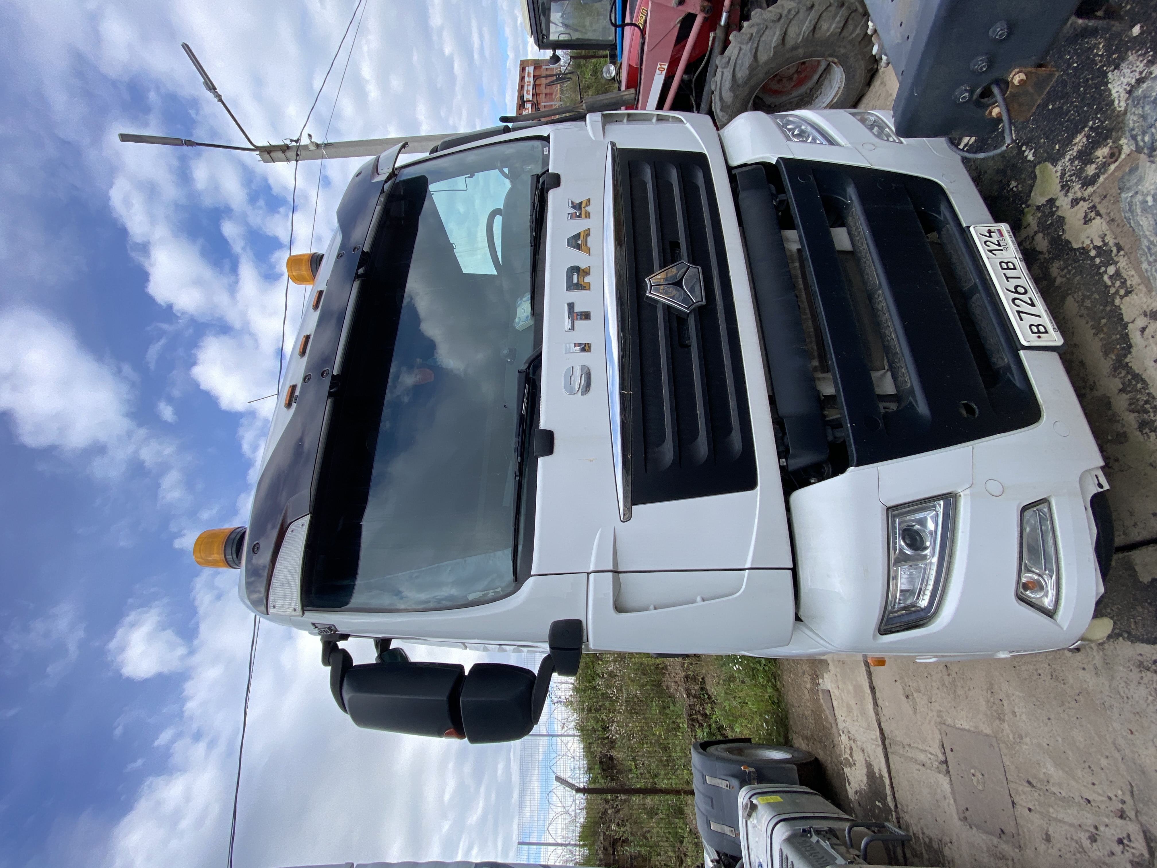 SITRAK C7H 4x2 Седельный тягач ZZ4186V361HE — Б/У, 2023 г.