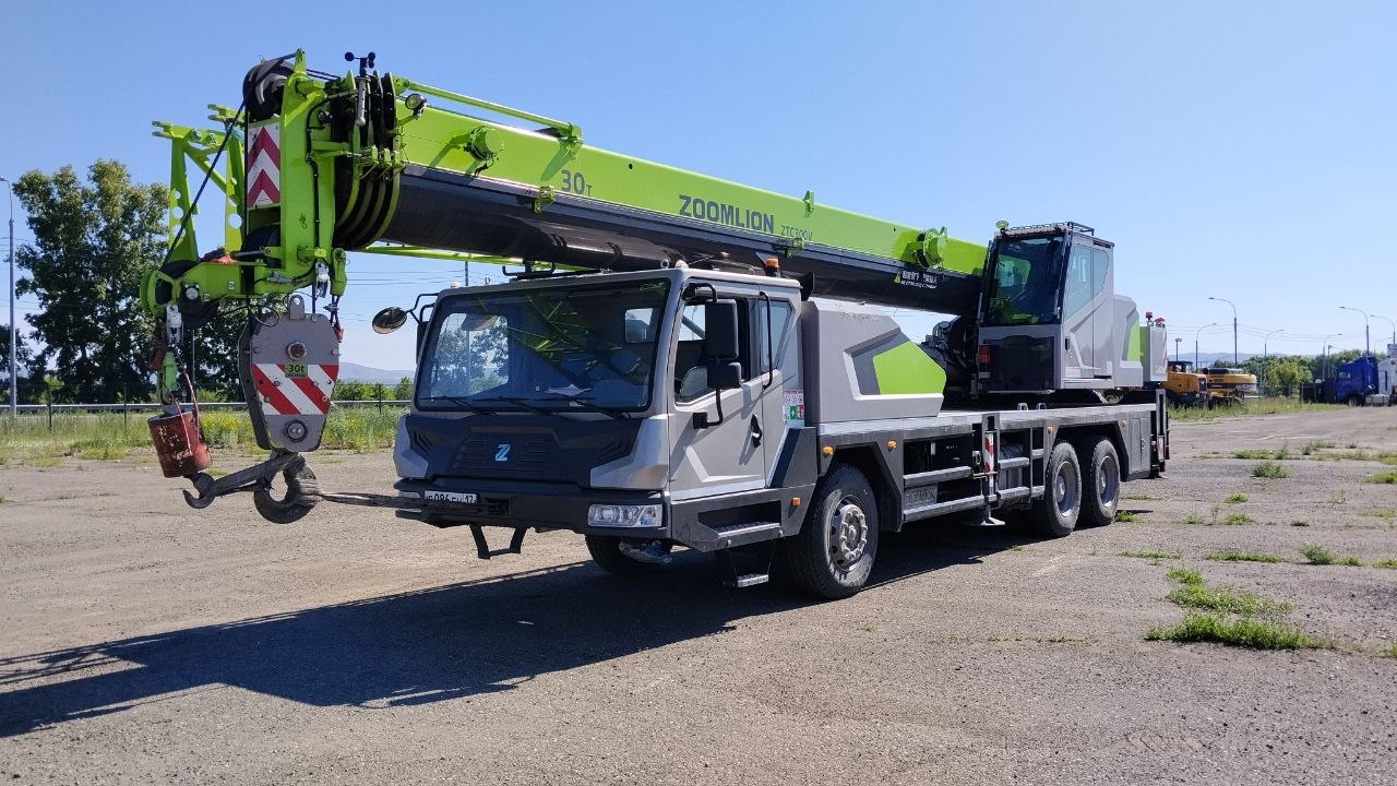 Zoomlion ZTC 6x4 Автокран ZTC300V — Б/У, 2024 г.