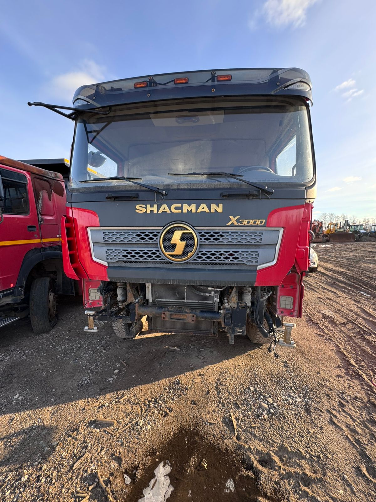 Shacman (Shaanxi) SX 8x4 Самосвал SX33186W366C — Б/У, 2022 г.