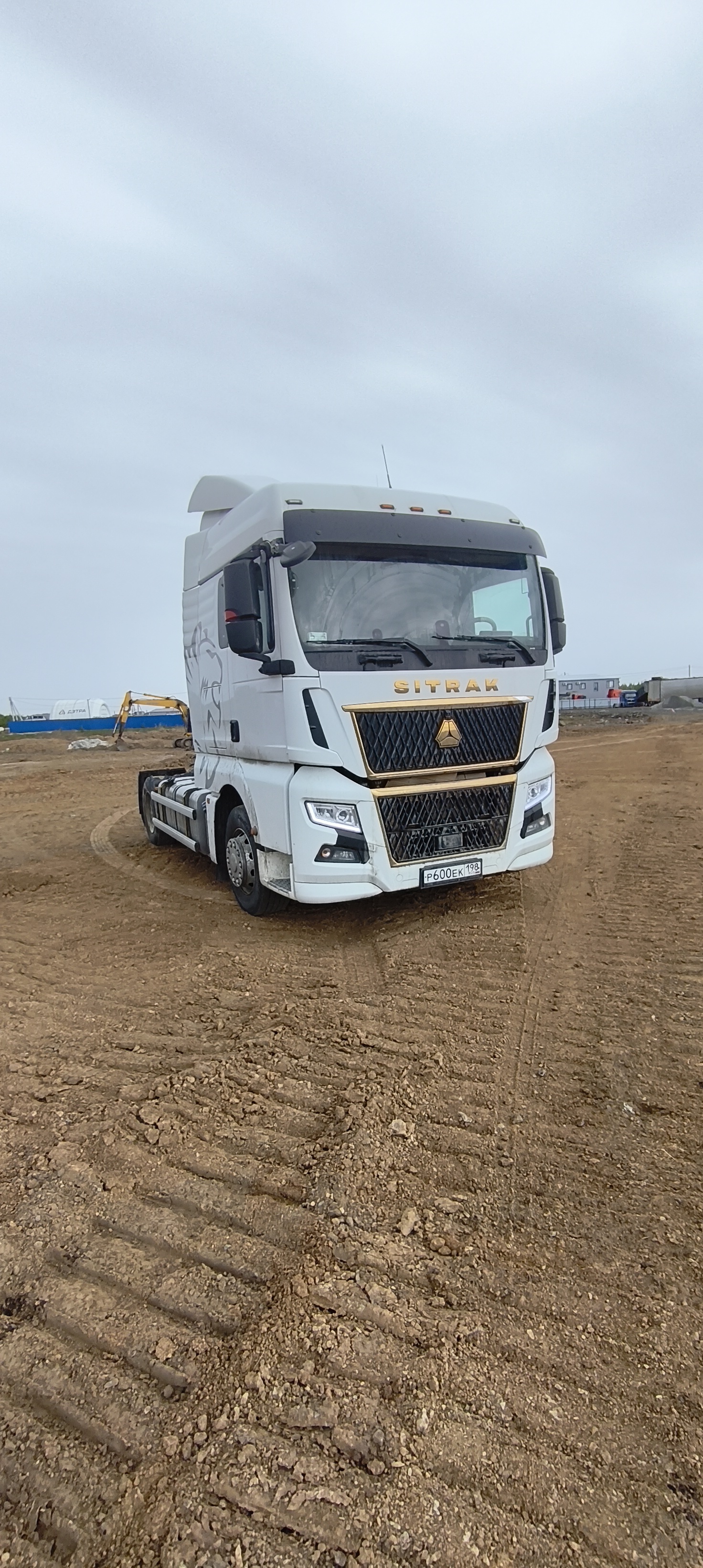 SITRAK C7H 4x2 Седельный тягач ZZ4186V391HE — Б/У, 2023 г.