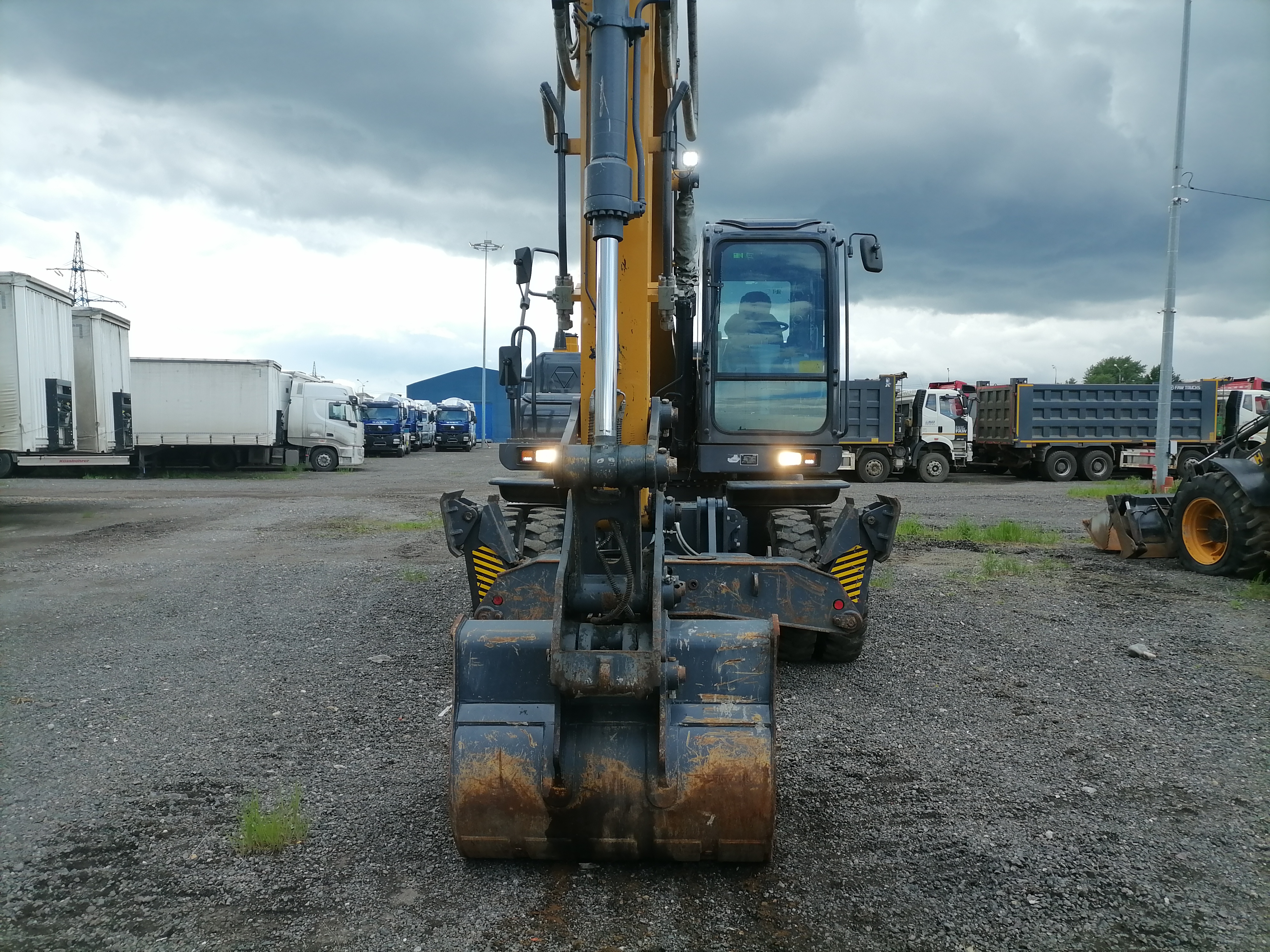 XCMG XE150 Экскаватор колесный XE150WD — Б/У, 2023 г.