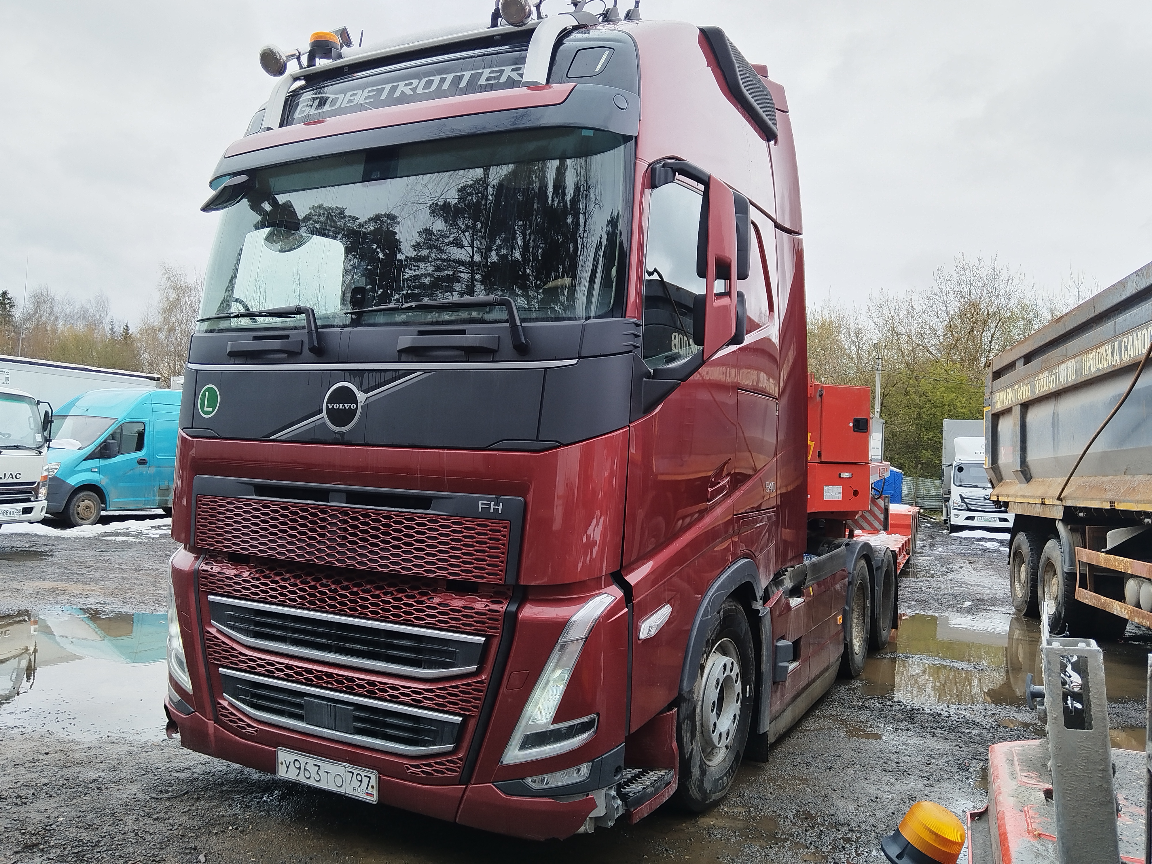 VOLVO FH 6x4 Седельный тягач — Б/У, 2024 г.
