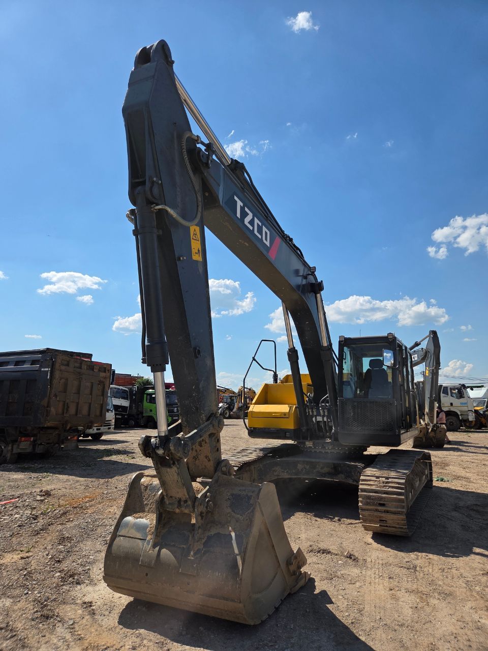 TZCO TZ260 Экскаватор TZ260C3 — Б/У, 2025 г.