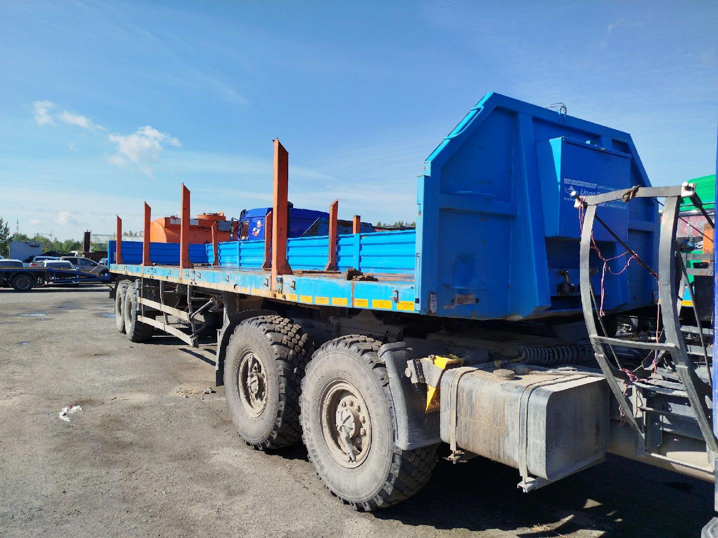 УСТ(УралСпецТранс, ООО) 94656L-A1-01 — Б/У, 2021 г. (Сургут, новый)