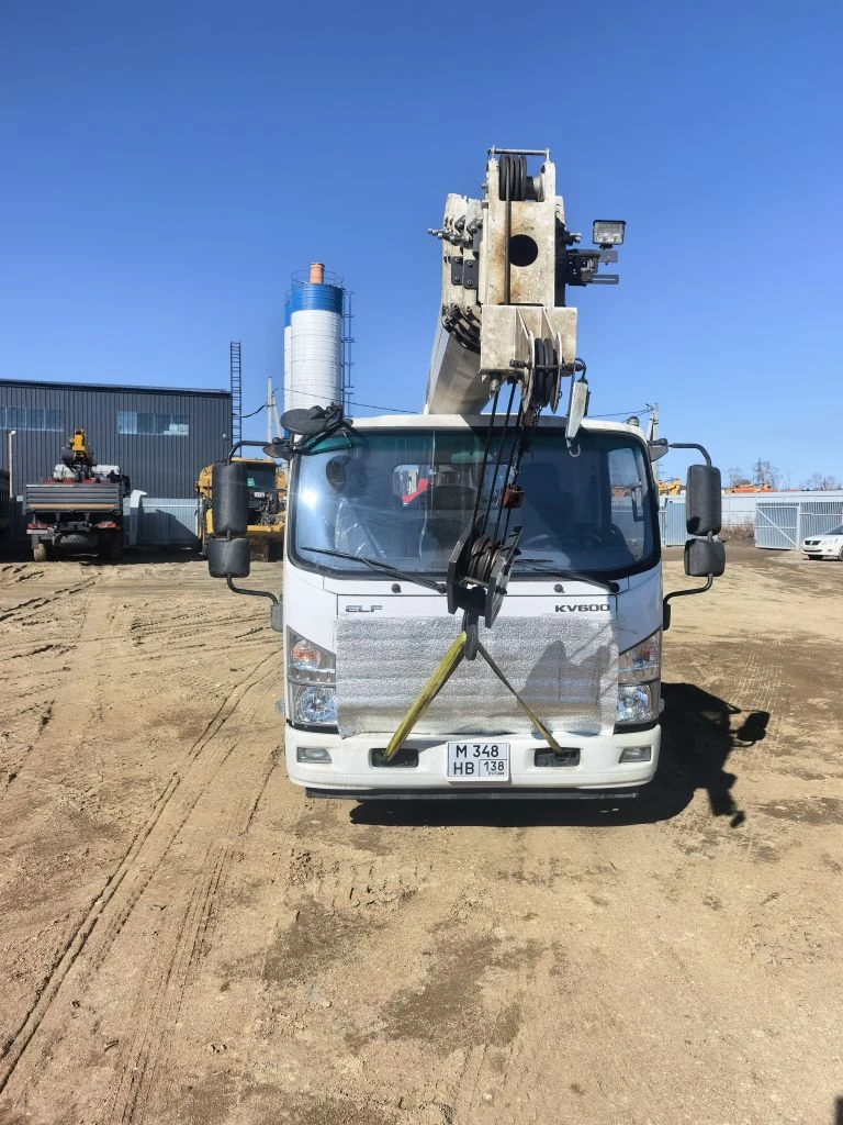 Isuzu ELF 8.3 4x2 Автокран ELF KV100 — Б/У, 2025 г.