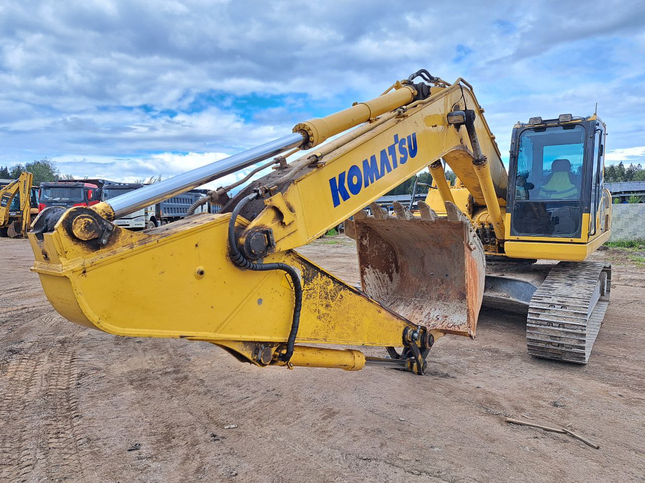 KOMATSU PC 220 Экскаватор PC220LC-8M0 — Б/У, 2022 г.