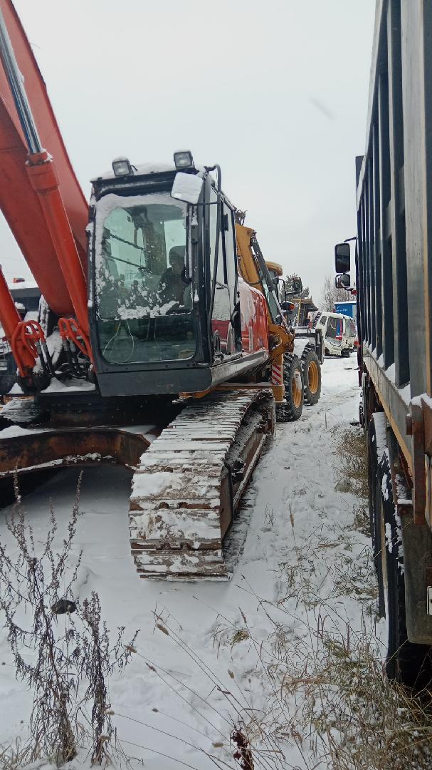 Hitachi ZX330LC-5G — Б/У, 2019 г. (Сургут, новый)