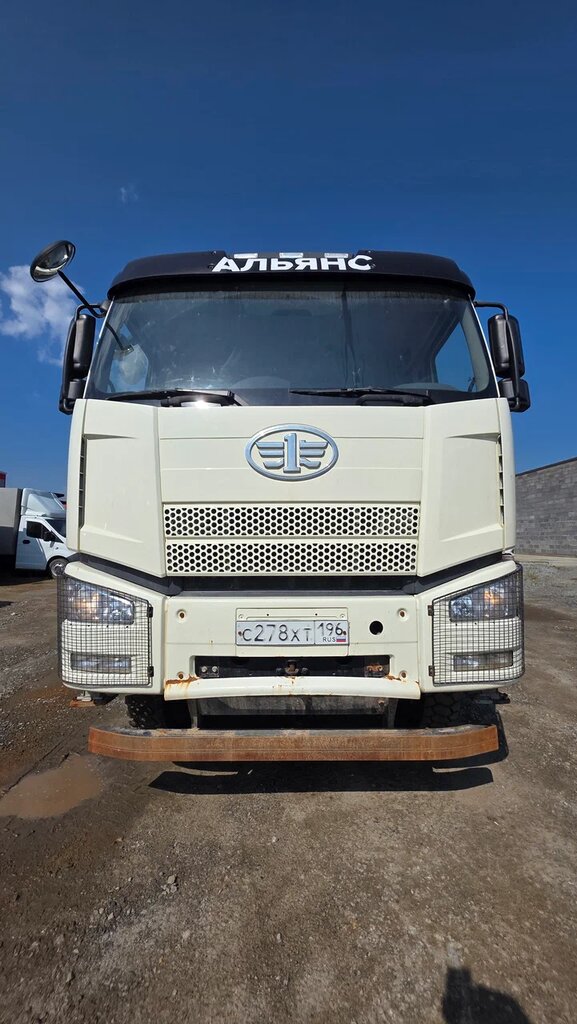 FAW CA 3310 8x4 Самосвал — Б/У, 2023 г.