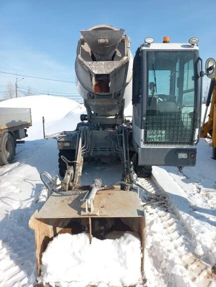 BUILDER CM Бетоносмесительная машина с самозагрузкой CM2.5 — Б/У, 2024 г.