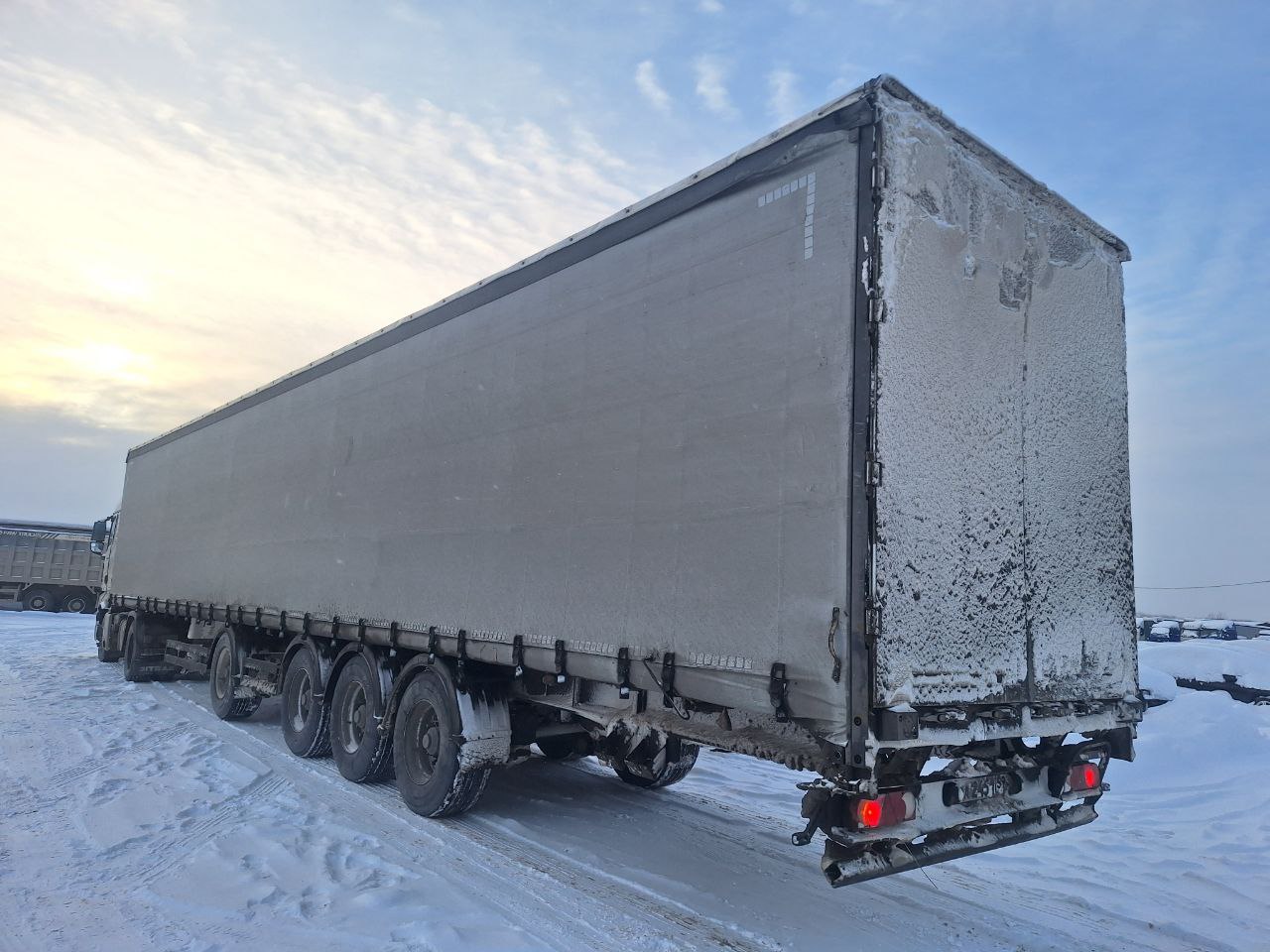 Тонар 97882 Полуприцеп шторный — Б/У, 2023 г.
