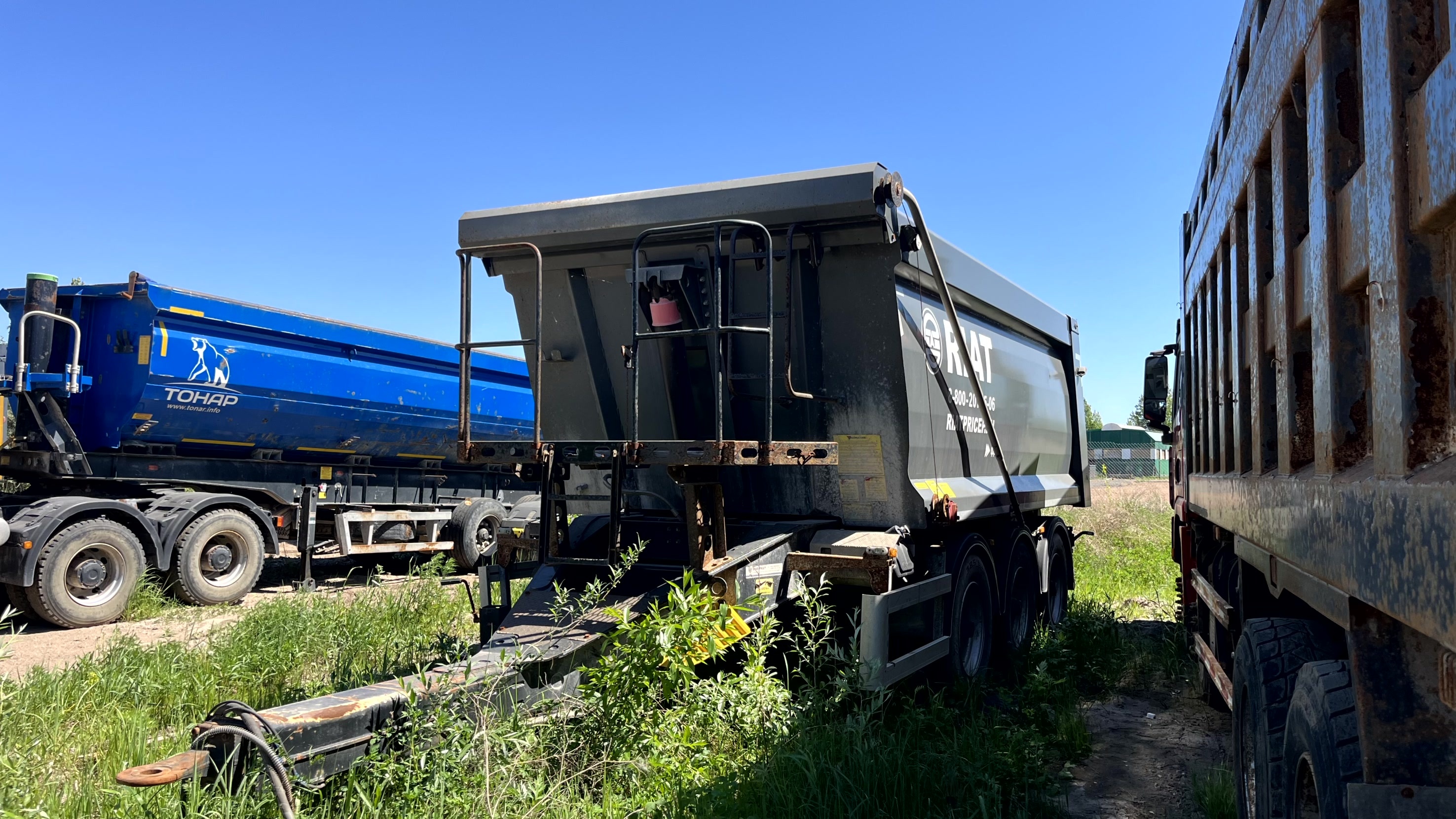 РИАТ 85830F Прицеп самосвал — Б/У, 2023 г.