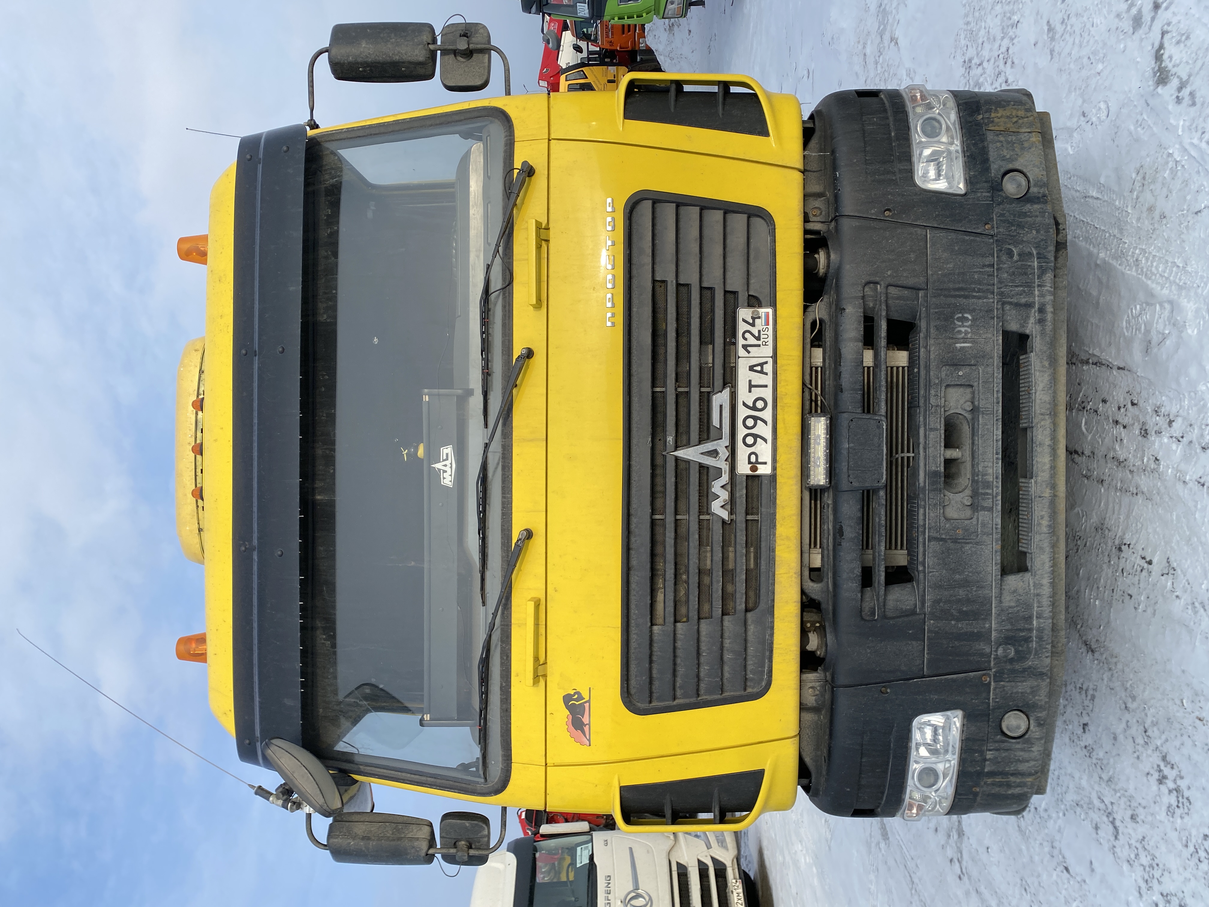 МАЗ 64A028 6x4 Седельный тягач 64А028-570-020 — Б/У, 2023 г.