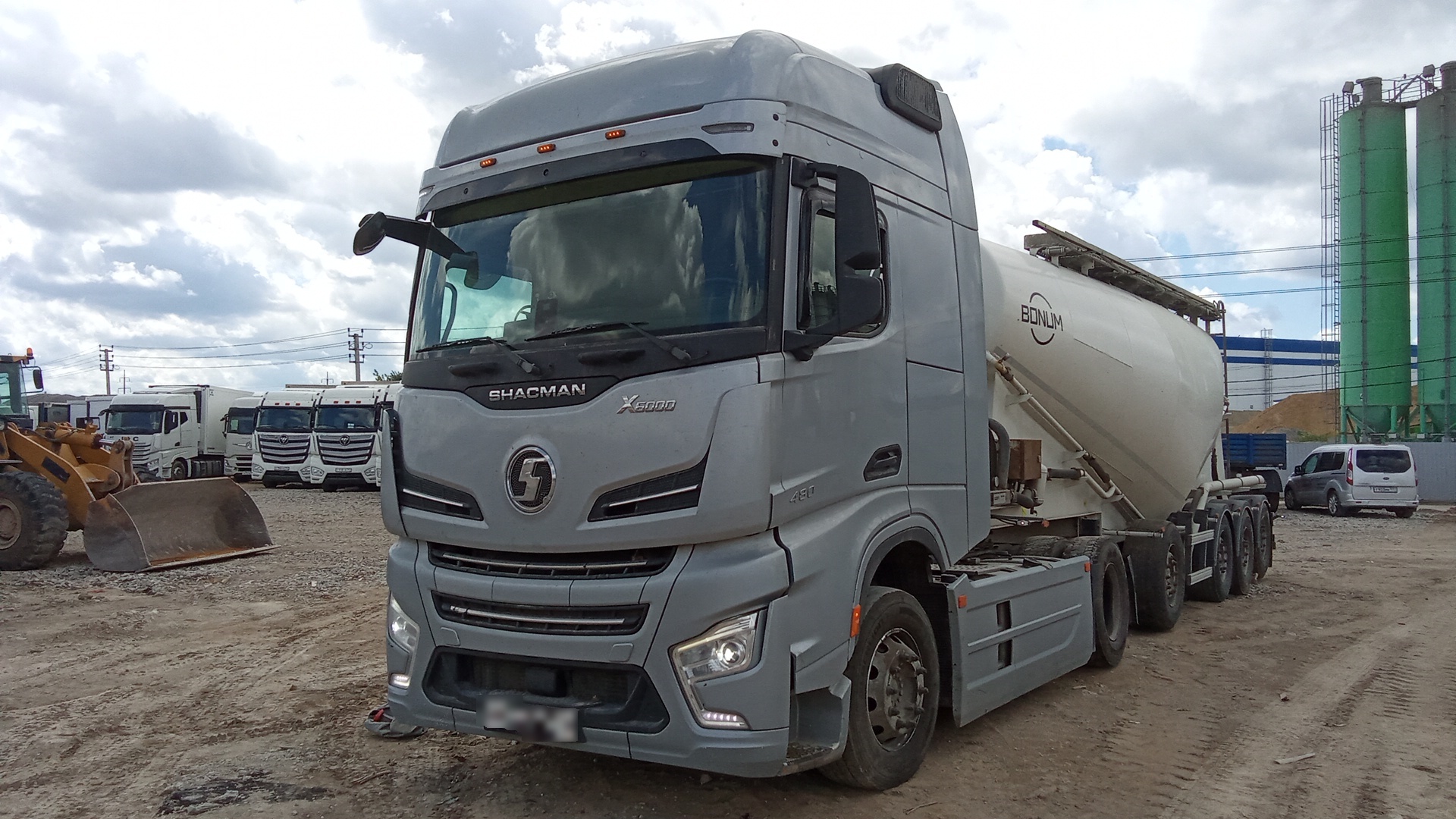 Shacman (Shaanxi) SX4188YY381 — Б/У, 2024 г.