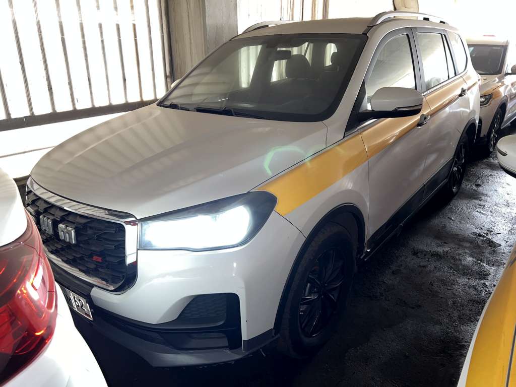 SWM Smart 1 1.5T 7DCT 2WD (I Поколение) — Б/У, 2023 г.