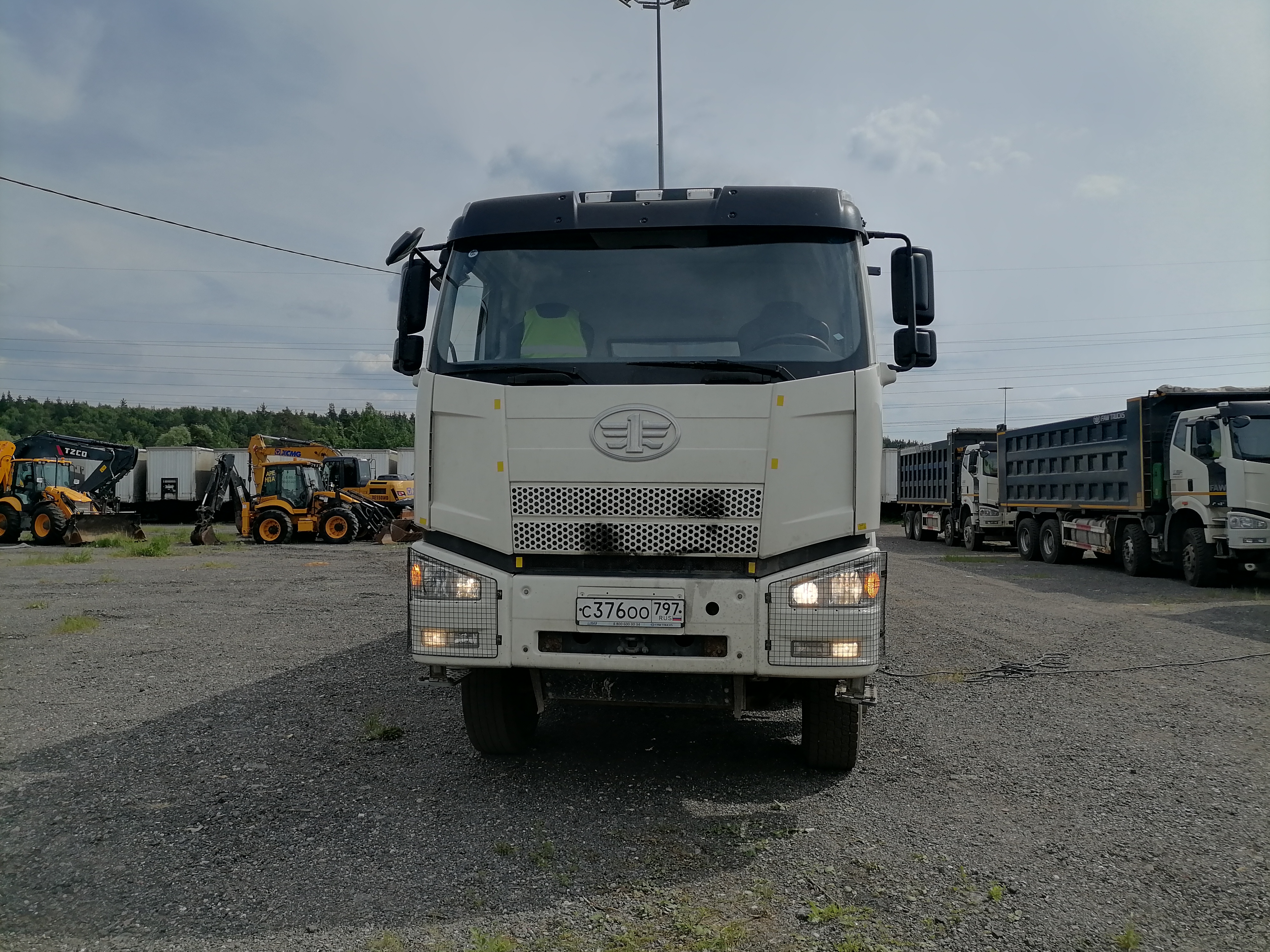 FAW J6 8x4 Самосвал СА3310Р66K24T4E5 — Б/У, 2023 г.