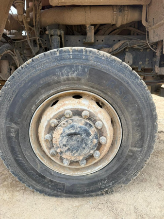 Shacman (Shaanxi) SX 6x6 Седельный тягач SX42586V385 — Б/У, 2023 г.