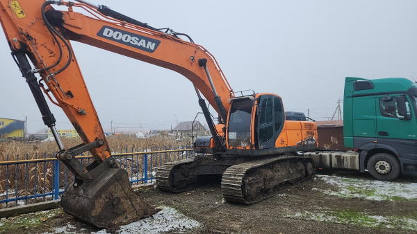 DEVELON (Hyundai Doosan Infracore Co., Ltd.) DX300LCA-7M — Б/У, 2023 г. (Ставрополь, 4031 км)