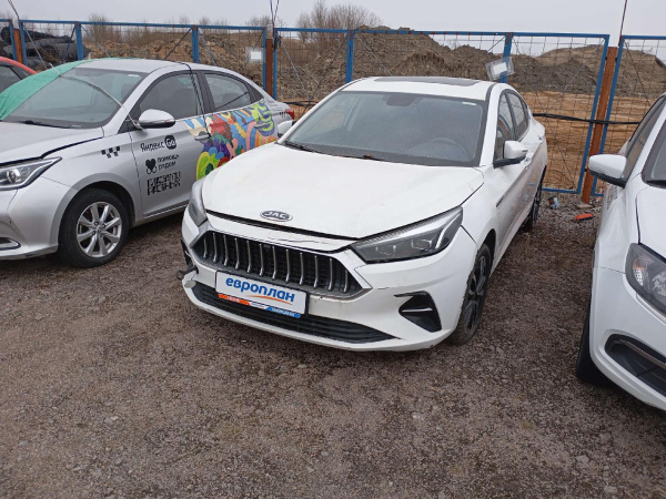 JAC J7 — Б/У, 2023 г. (Санкт-Петербург, 111590 км)