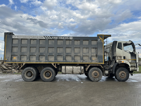 FAW J6 8x4 Самосвал СА3310Р66K24T4E5 — Б/У, 2023 г.