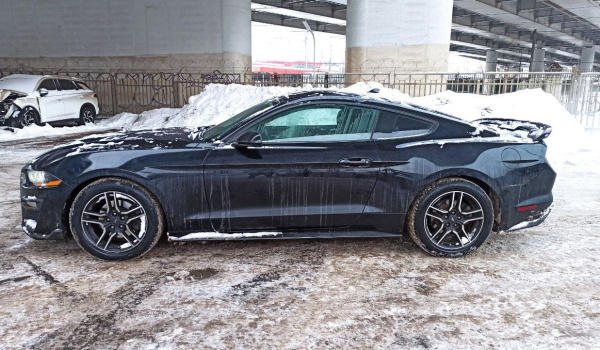 Ford Mustang — Б/У, 2021 г.