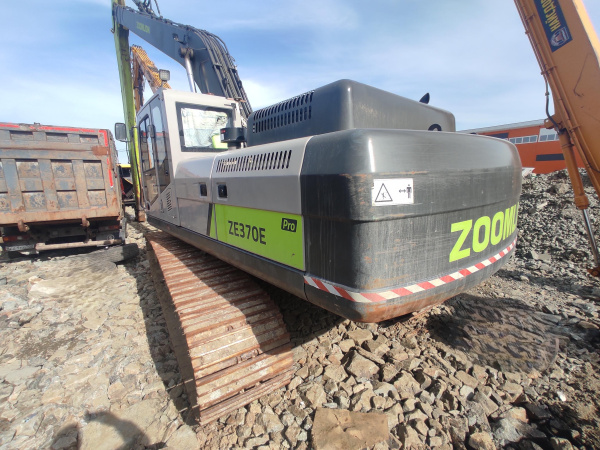 ZOOMLION ZE370E Экскаватор — Б/У, 2023 г.