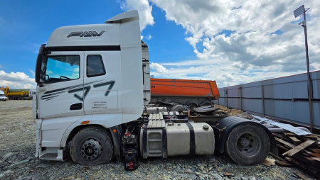 FAW J7 4x2 Седельный тягач CA4180P77K25E5 — Б/У, 2023 г.