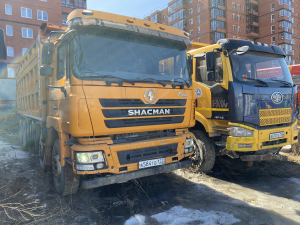 Shacman (Shaanxi) SX 8x4 Самосвал SX3318DT366 — Б/У, 2018 г.