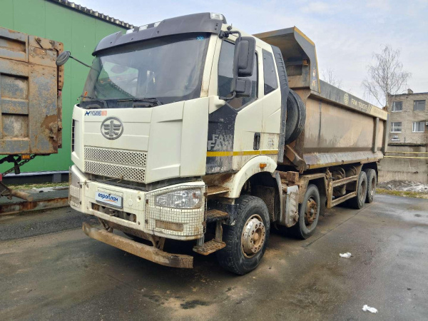 FAW (First Automotive Works) J6 CA3310P66K24T4E5 — Б/У, 2022 г. (Псков, 146903 км)